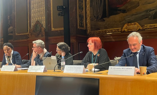 Au sénat